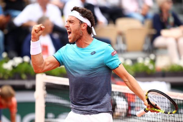 对他多年努 对他多年努